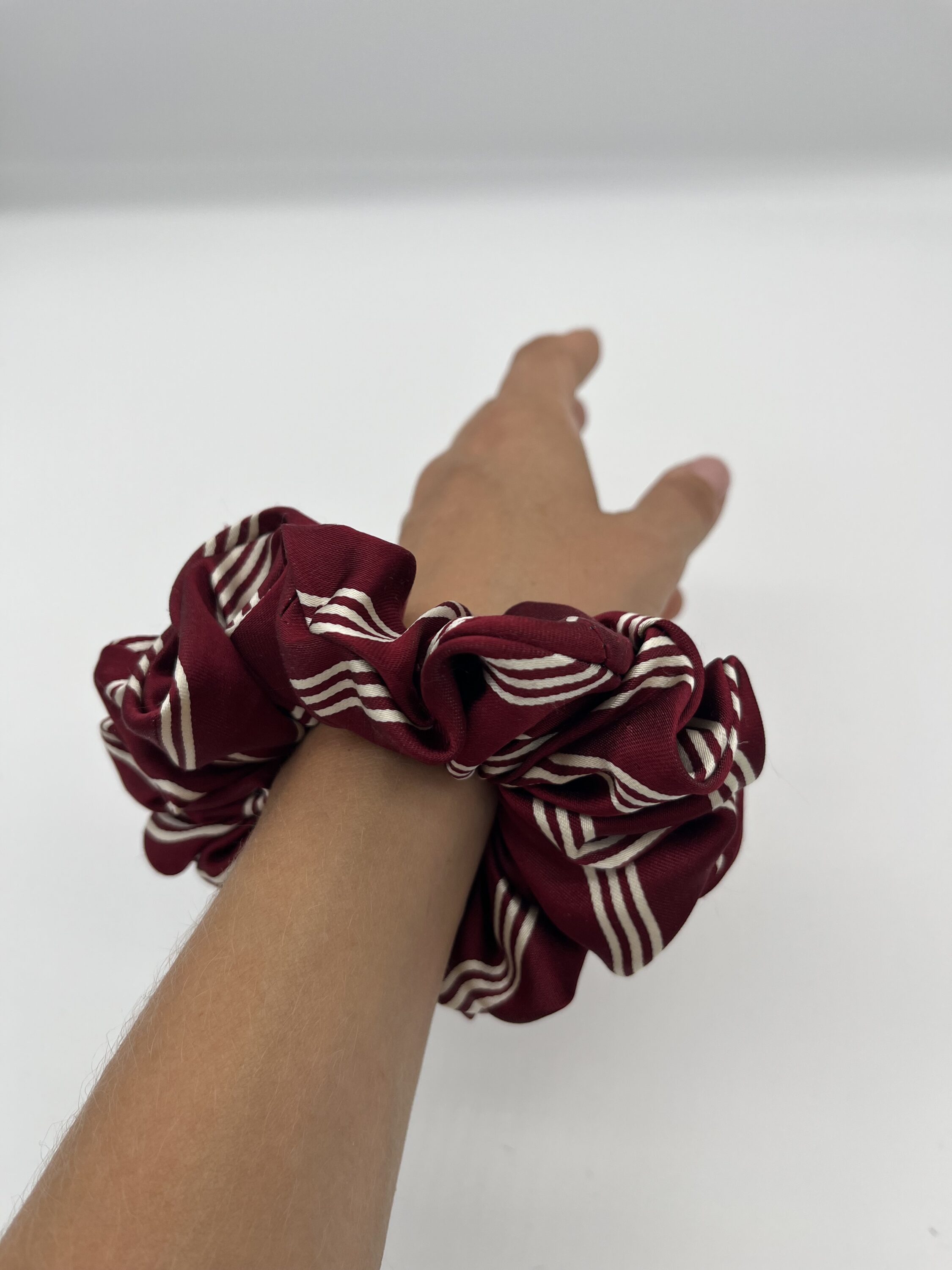 jedwabna scrunchie