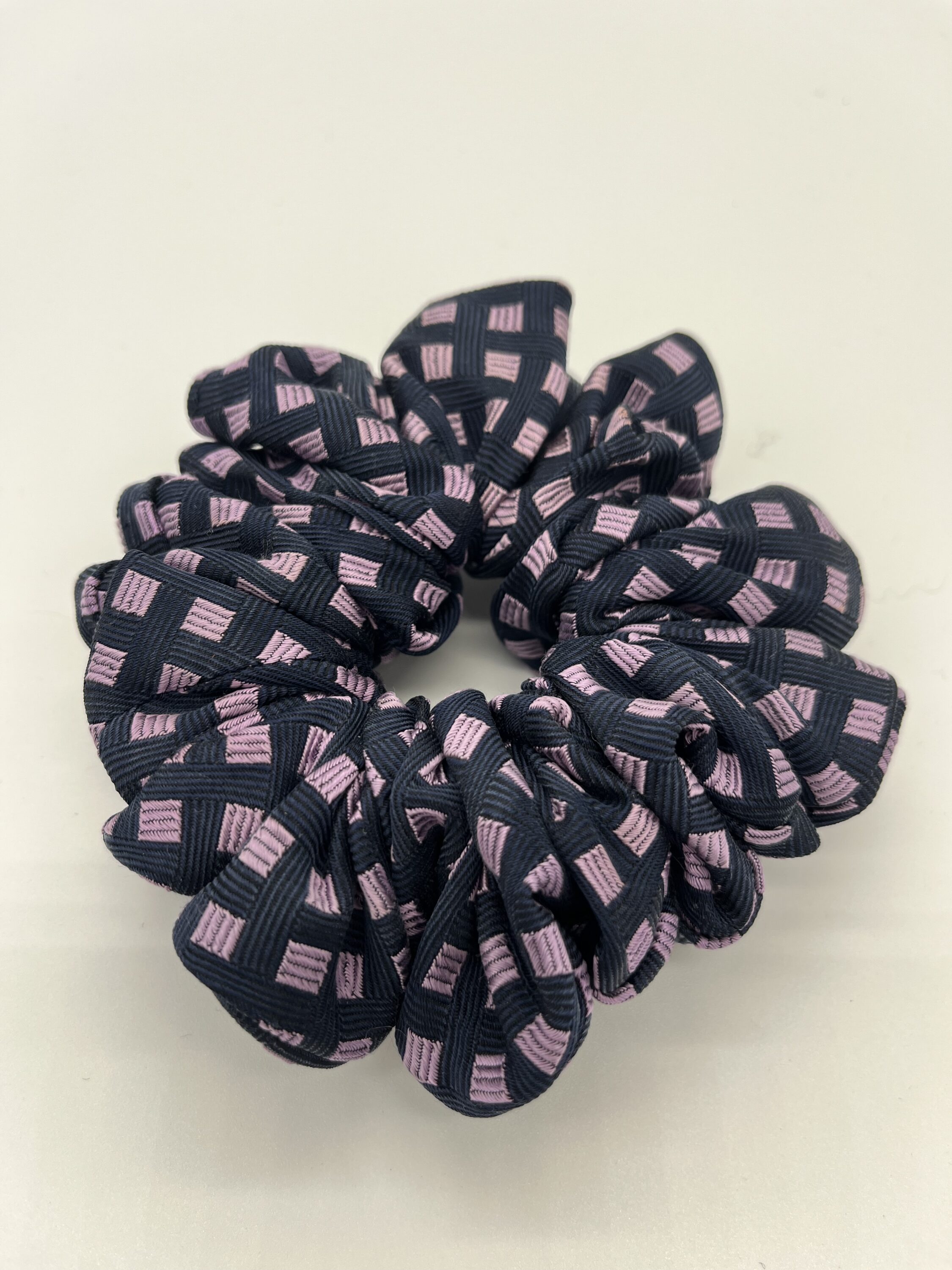 jedwabna scrunchie